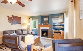 Das Bavarian Condo, 5 Star Ground Floor Unit, Walk To Town, Sleeps 6